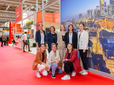 Group photo of the Frankfurt Convention Bureau at the Frankfurt stand at IMEX.